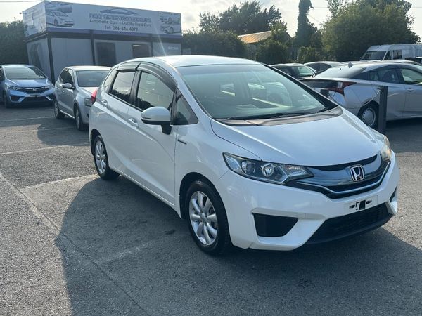 Honda Fit Hatchback, Petrol Hybrid, 2014, White