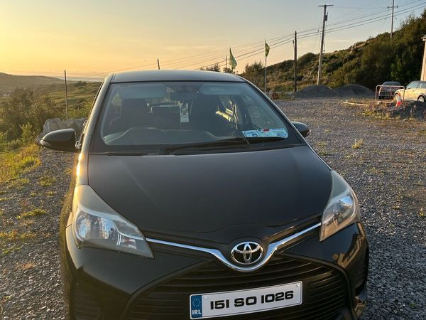 Toyota Yaris Hatchback, Petrol, 2015, Black