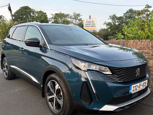 Peugeot 5008 MPV, Diesel, 2023, Blue