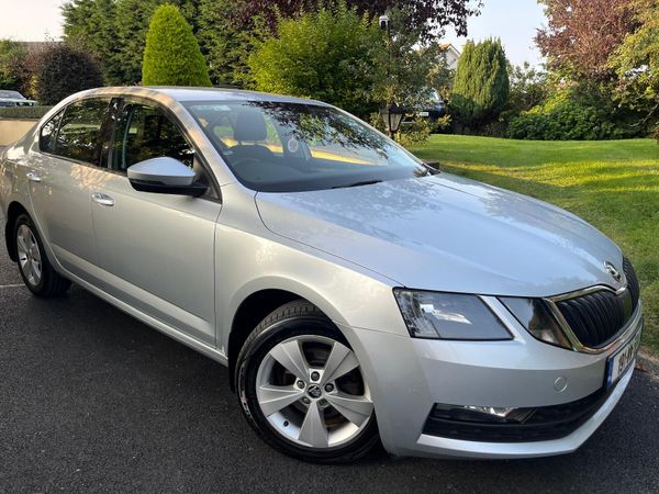 Skoda Octavia Saloon, Diesel, 2019, Grey