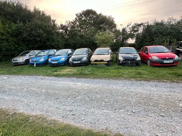 Toyota Yaris Hatchback, Petrol, 2003, Red
