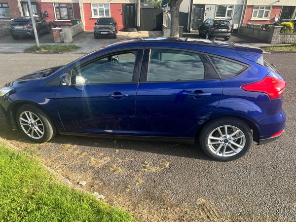 Ford Focus Hatchback, Diesel, 2017, Blue