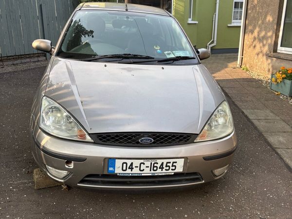 Ford Focus Saloon, Petrol, 2004, Silver
