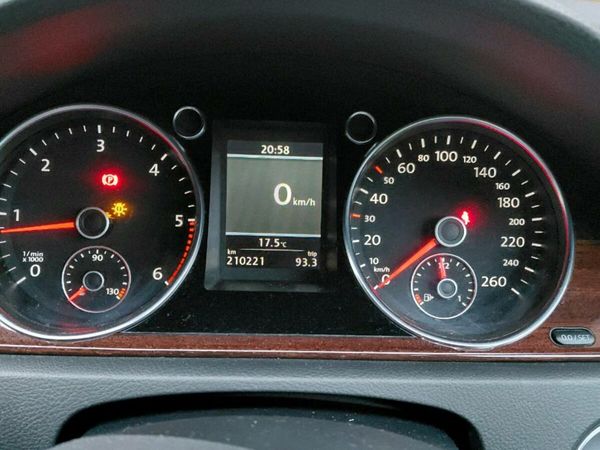 Volkswagen Passat Saloon, Diesel, 2012, Brown