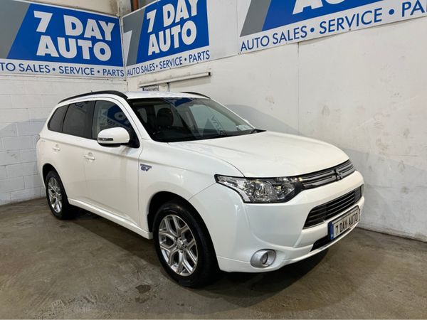 Mitsubishi Outlander Estate, Petrol Plug-in Hybrid, 2015, White