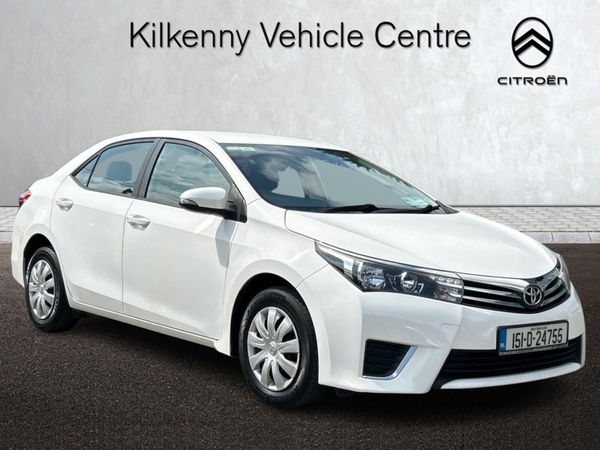 Toyota Corolla Saloon, Diesel, 2015, White