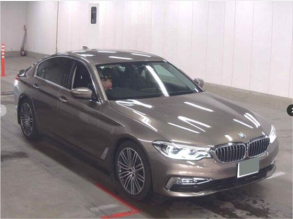 BMW 5-Series Saloon, Petrol Hybrid, 2017, Gold