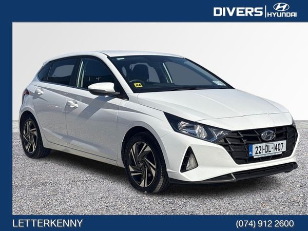 Hyundai i20 Hatchback, Petrol, 2022, White