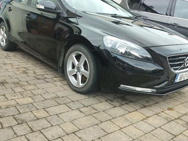 Volvo V40 Hatchback, Petrol, 2016, Black