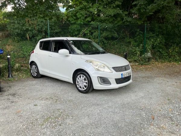 Suzuki Swift Hatchback, Petrol, 2015, White