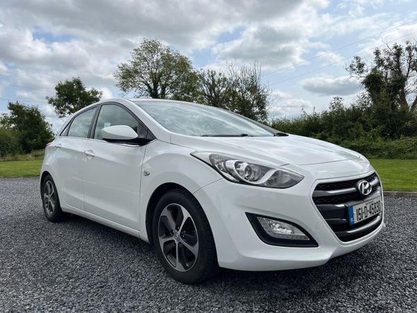 Hyundai i30 Hatchback, Petrol, 2015, White