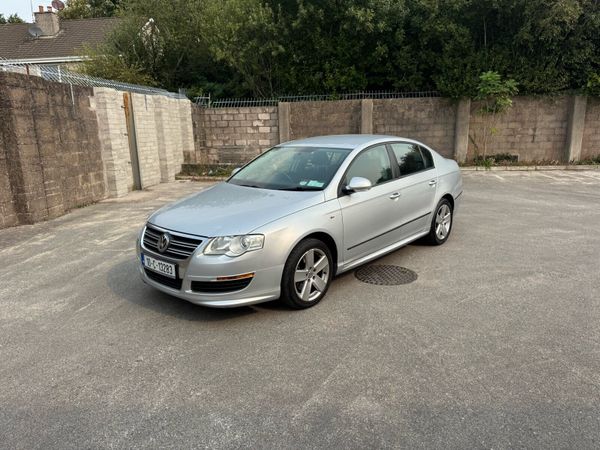 Volkswagen Passat Saloon, Diesel, 2010, Silver