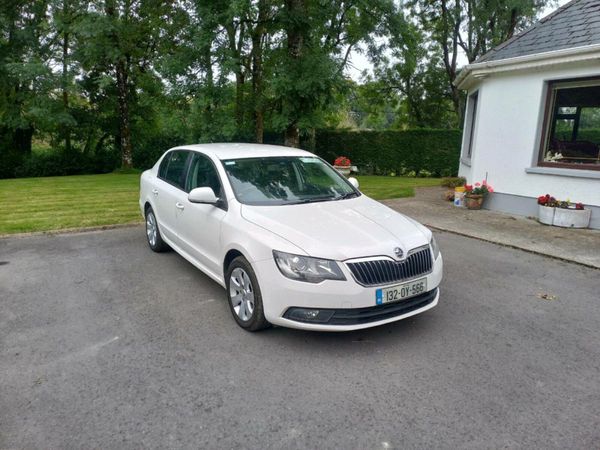 Skoda Superb Hatchback, Diesel, 2013, White