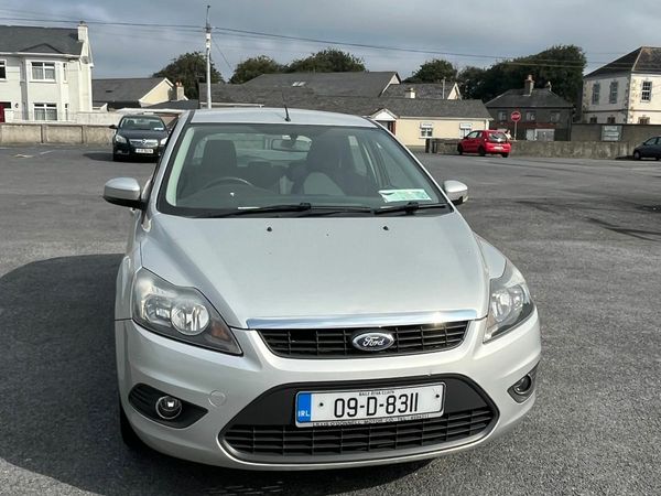 Ford Focus Hatchback, Petrol, 2009, Silver