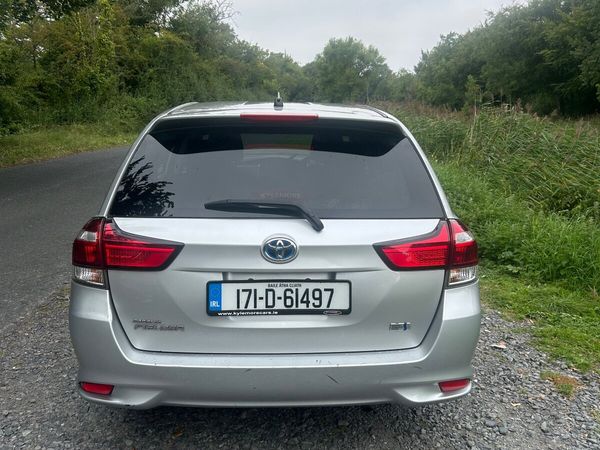 Toyota Corolla Estate, Petrol Hybrid, 2017, Silver