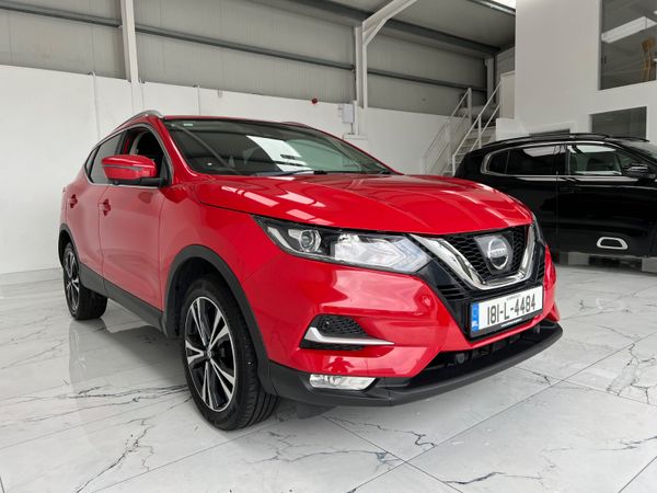 Nissan Qashqai Hatchback, Diesel, 2018, Red