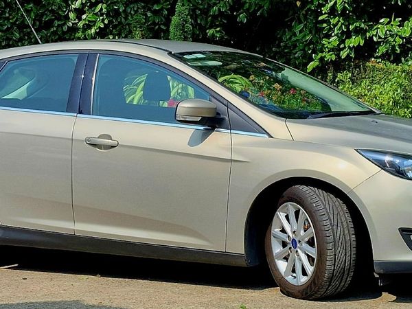 Ford Focus Hatchback, Diesel, 2015, Silver