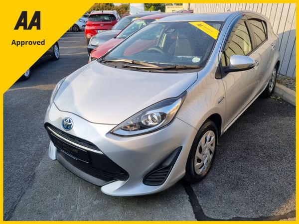 Toyota Aqua Hatchback, Petrol Hybrid, 2018, Silver