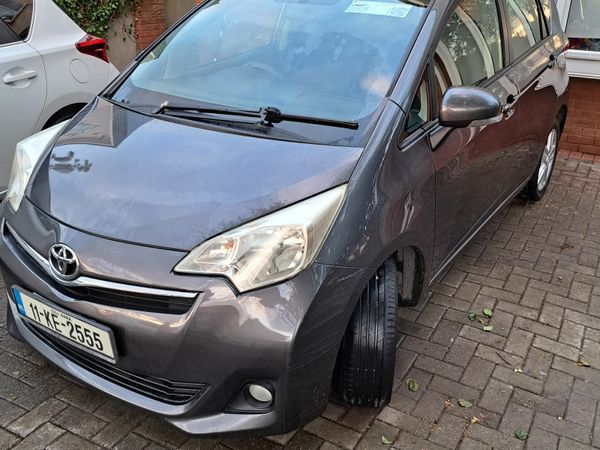 Toyota Verso-S MPV, Petrol, 2011, Grey