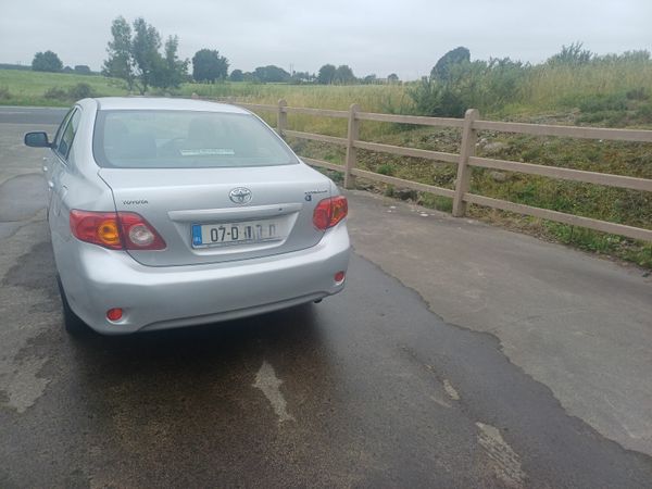 Toyota Corolla Saloon, Petrol, 2007, Silver