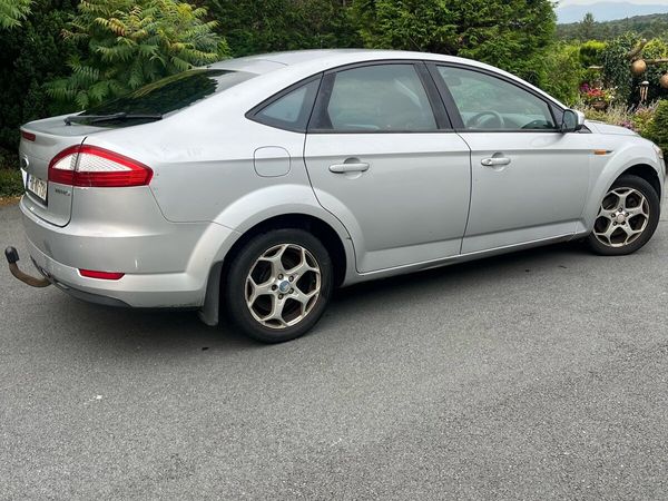 Ford Mondeo Hatchback, Petrol, 2008, Silver
