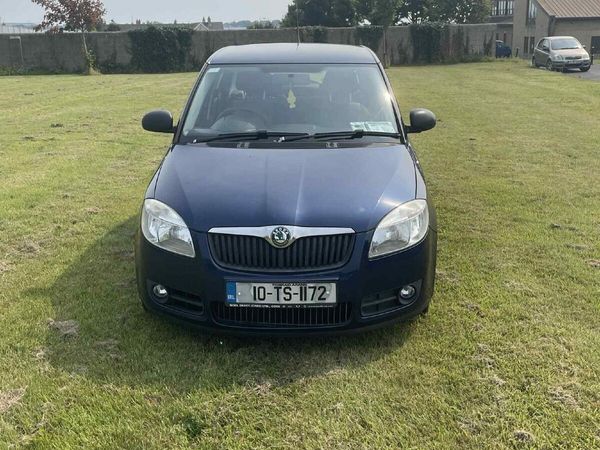 Skoda Fabia Hatchback, Petrol, 2010, Blue