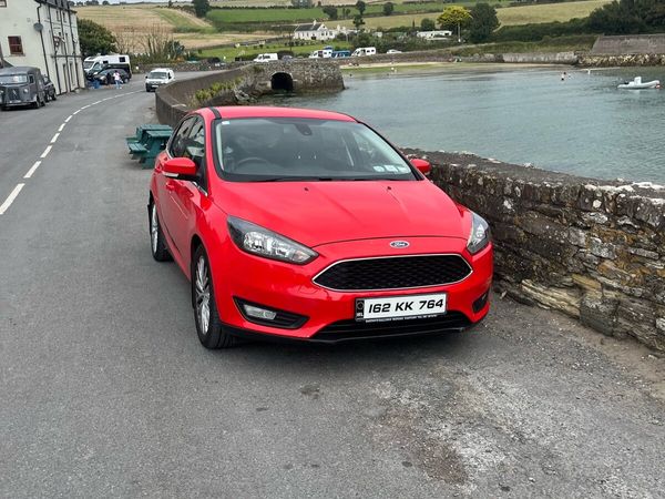 Ford Focus Hatchback, Diesel, 2016, Red