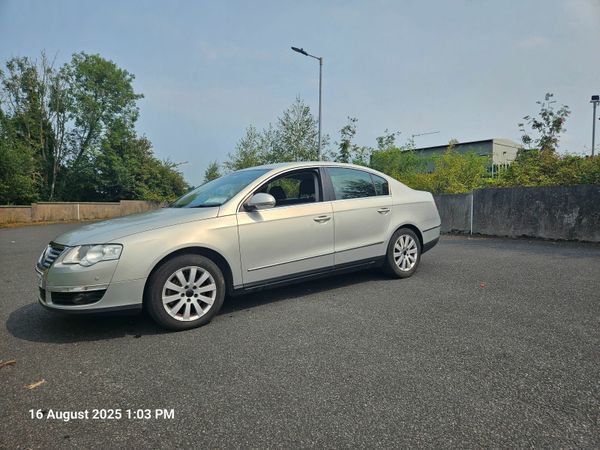 Volkswagen Passat Saloon, Diesel, 2009, Silver