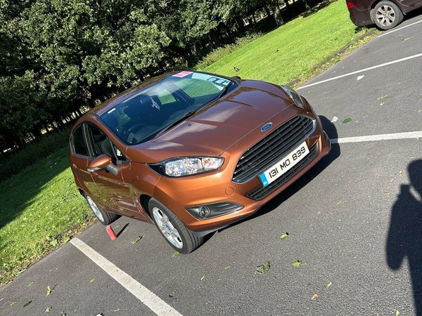 Ford Fiesta Hatchback, Petrol, 2013, Gold