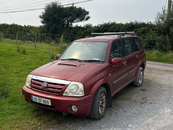 Suzuki Grand Vitara SUV, Diesel, 2005, Red