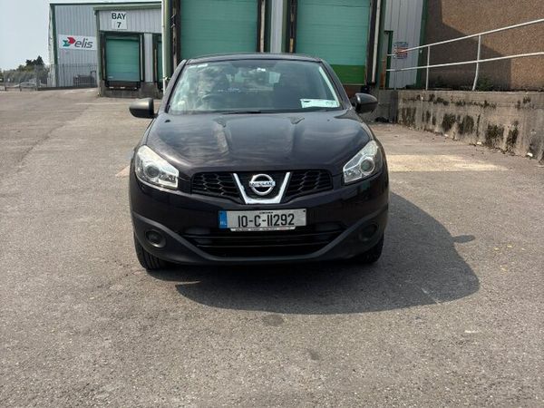 Nissan Qashqai Hatchback, Diesel, 2010, Purple