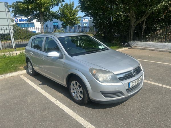 Opel Astra Hatchback, Petrol, 2007, Silver
