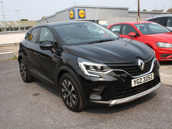 Renault Captur SUV, Petrol, 2023, Black