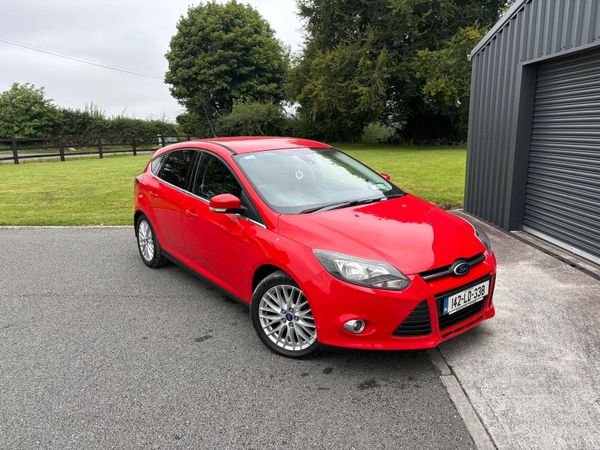 Ford Focus Hatchback, Diesel, 2014, Red