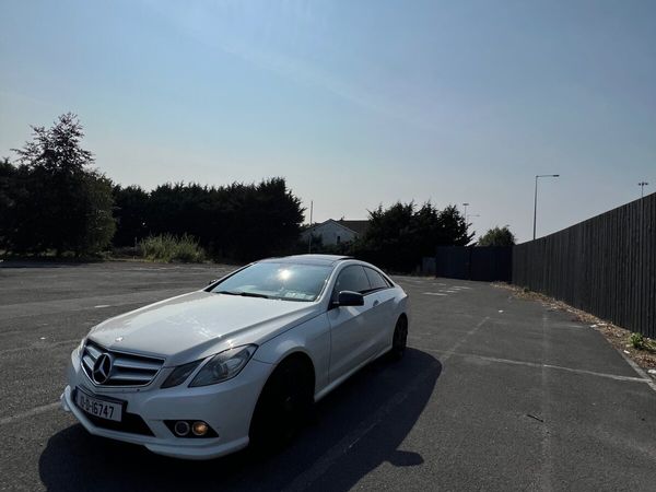 Mercedes-Benz E-Class Coupe, Diesel, 2010, White