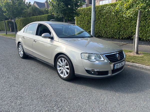 Volkswagen Passat Saloon, Petrol, 2009, Beige