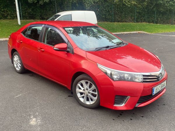 Toyota Corolla Saloon, Diesel, 2015, Red