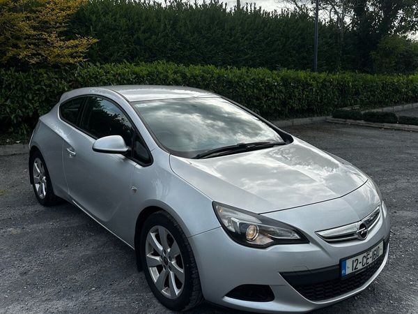 Opel Astra Hatchback, Diesel, 2012, Silver