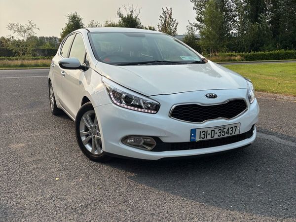 Kia Ceed Hatchback, Petrol, 2013, White
