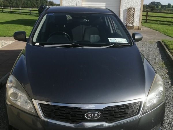 Kia Ceed Hatchback, Diesel, 2011, Grey