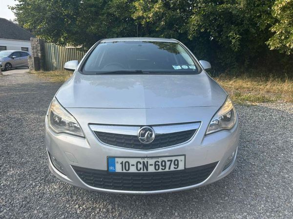 Vauxhall Astra Hatchback, Petrol, 2010, Silver