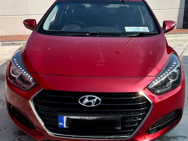 Hyundai i40 Saloon, Diesel, 2017, Red