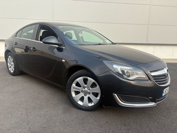 Opel Insignia Hatchback, Diesel, 2015, Black