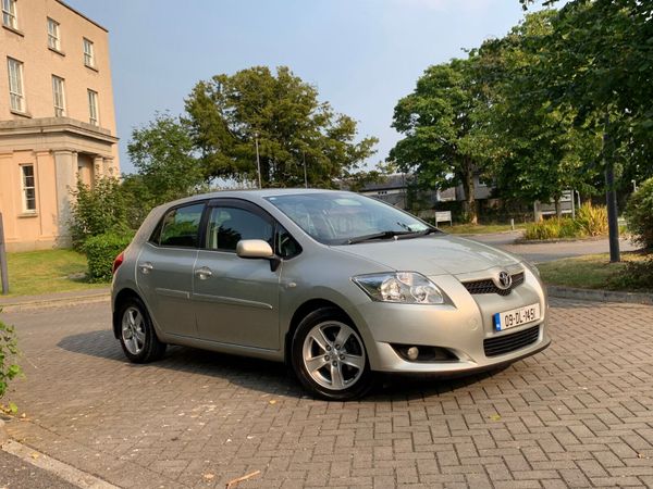 Toyota Auris Hatchback, Diesel, 2009, Silver