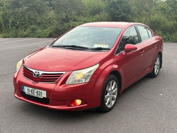 Toyota Avensis Saloon, Diesel, 2011, Red