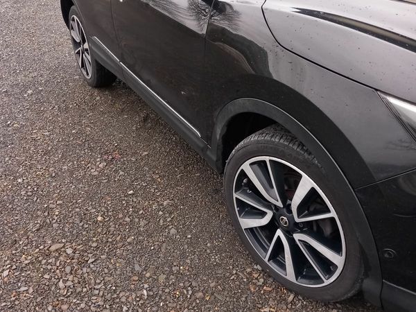 Nissan Qashqai Hatchback, Diesel, 2015, Black