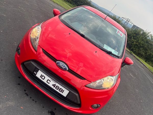 Ford Fiesta Hatchback, Petrol, 2010, Red