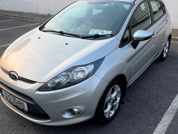 Ford Fiesta Hatchback, Petrol, 2012, Silver