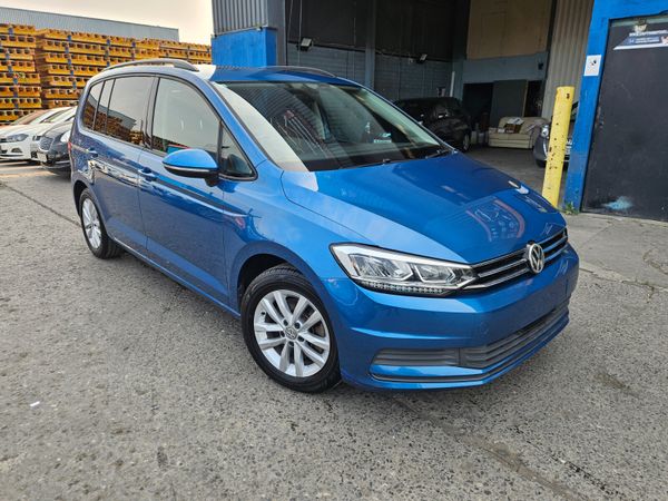 Volkswagen Touran Hatchback, Petrol, 2016, Blue