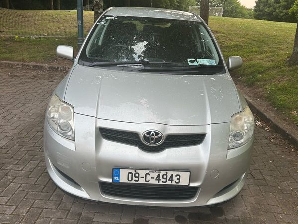 Toyota Auris Hatchback, Petrol, 2009, Silver